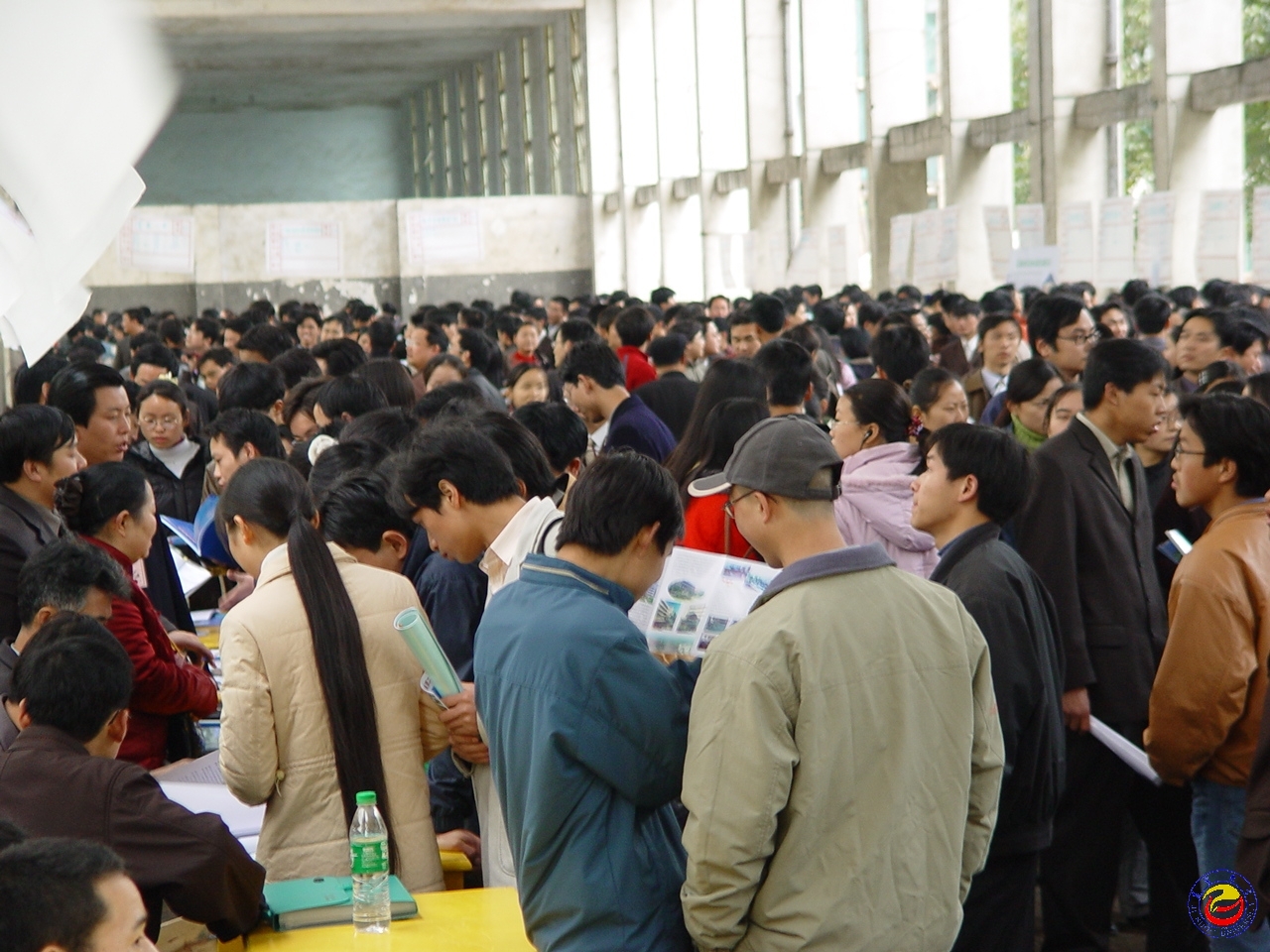 人头攒动 场面热闹