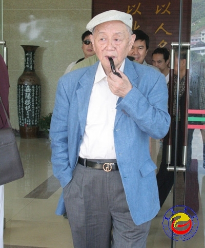 著名画家黄永玉