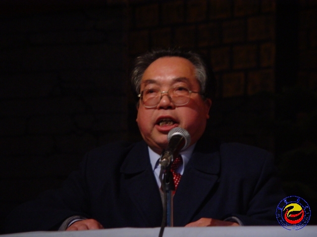 教师代表丁畅松教授发言