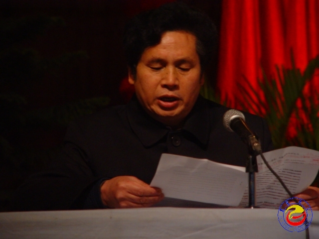 商学院院长田官平发言